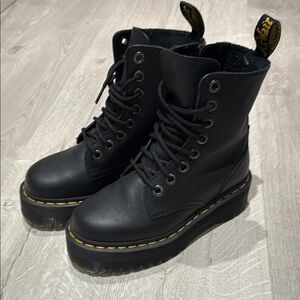 EUC Dr. Martens Jadon Pisa Leather Platform Boots